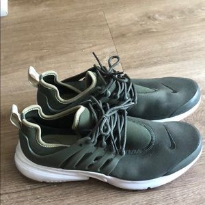 - Nike Presto- 8 Olive